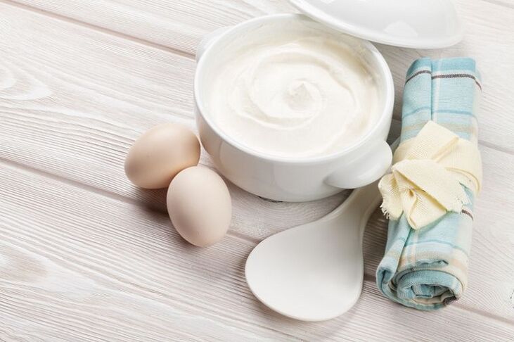 diyette saat başı kilo vermek için yoğurt ve yumurta