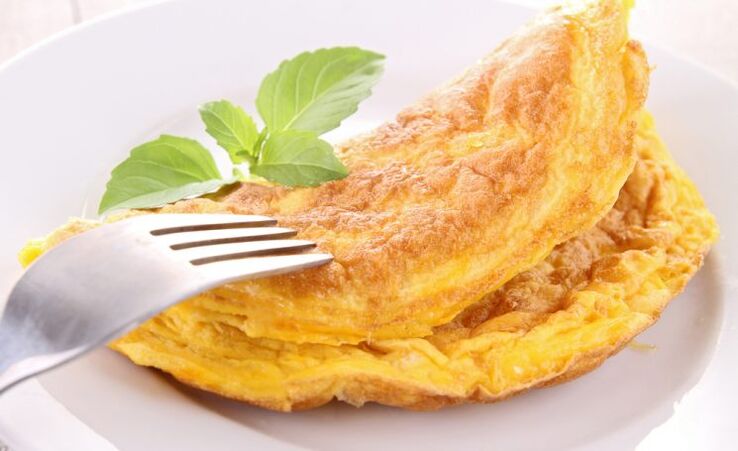 Tavuklu omlet - gut için izin verilen bir diyet yemeği